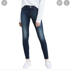 Levi’s 710 Super Skinny Jeans
